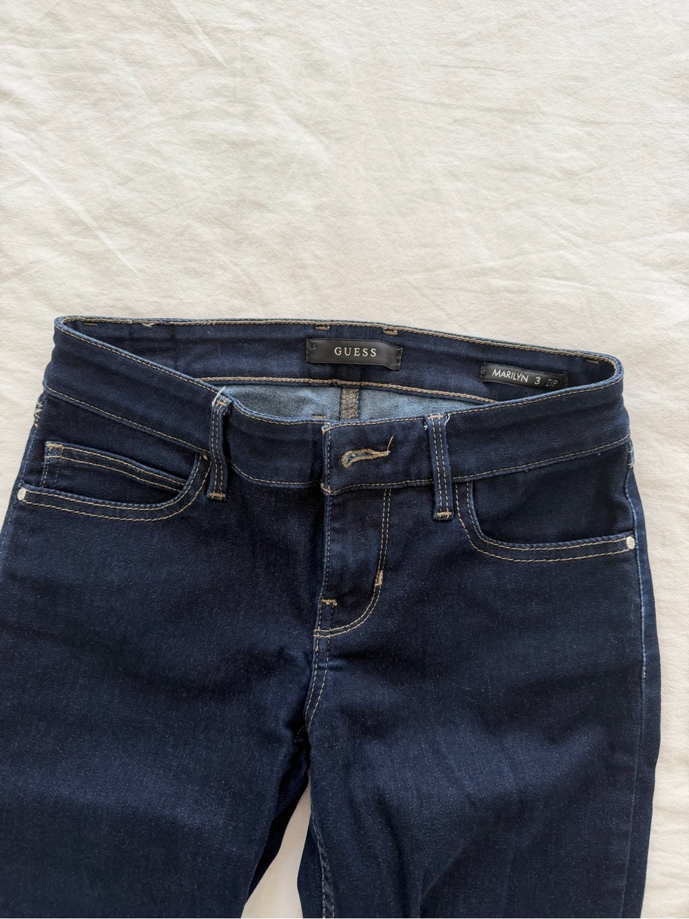 GUESS Low Rise Dark Blue 3/4 Skinny Jeans